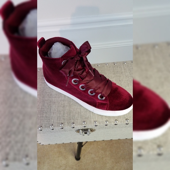 Circle Loop Rings Ribbon Lace Hightops - Picture 2 of 6